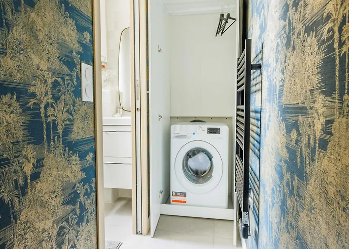 Cosy Proche La * パリ